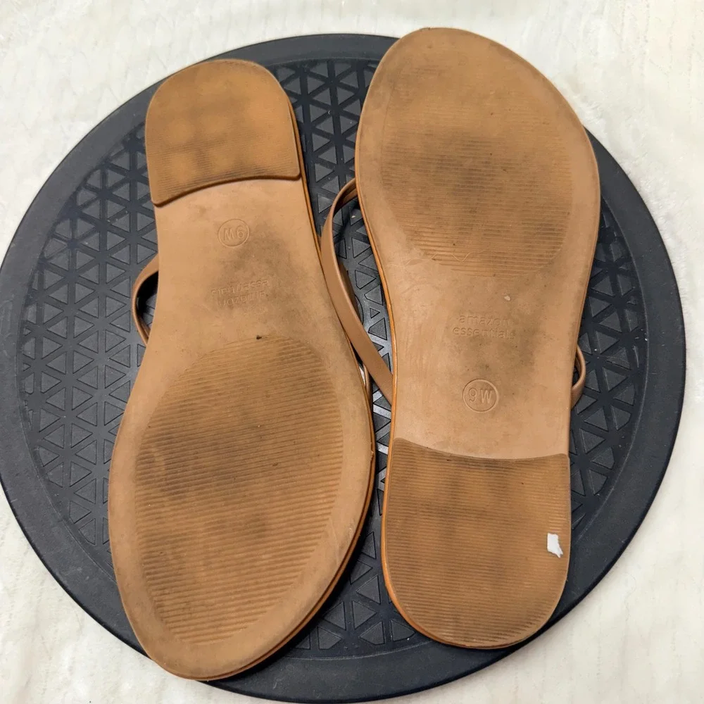 Amazon Essentials Womens 9W Tan Casual Thong Sandal Flat Flip Flop